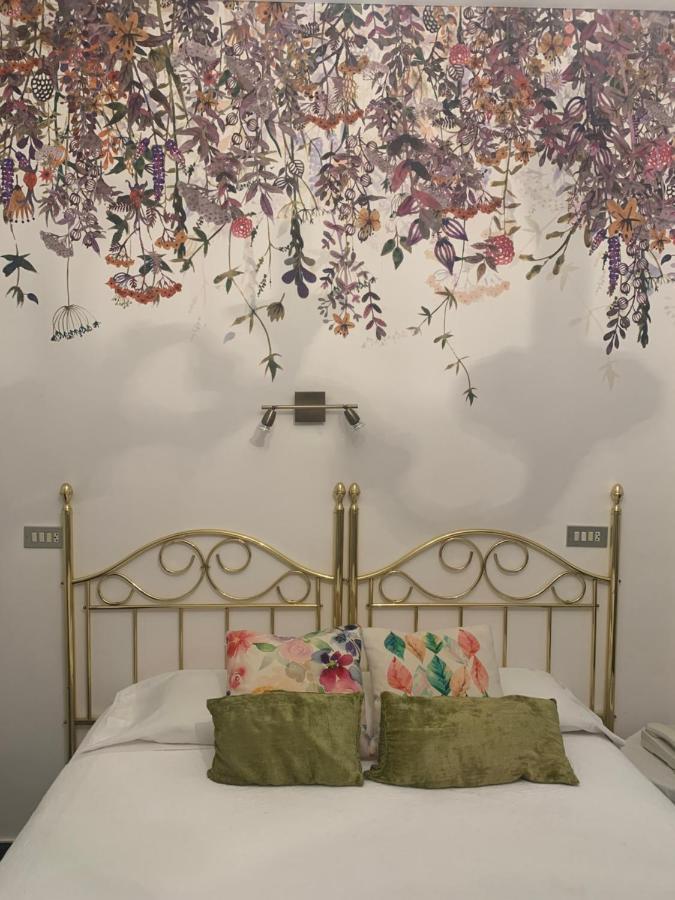 Hostal Pirineos Barbastro Luaran gambar
