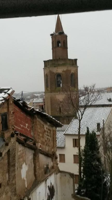 Hostal Pirineos Barbastro Luaran gambar